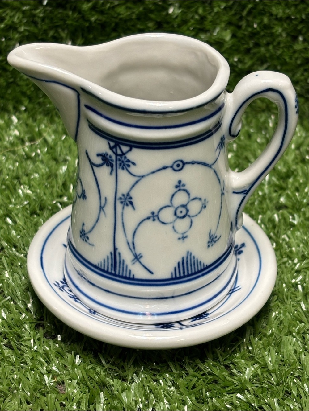 Vtg Winterling Creamer with saucer Bavaria GERMANY ▪︎ STRAWFLOWER